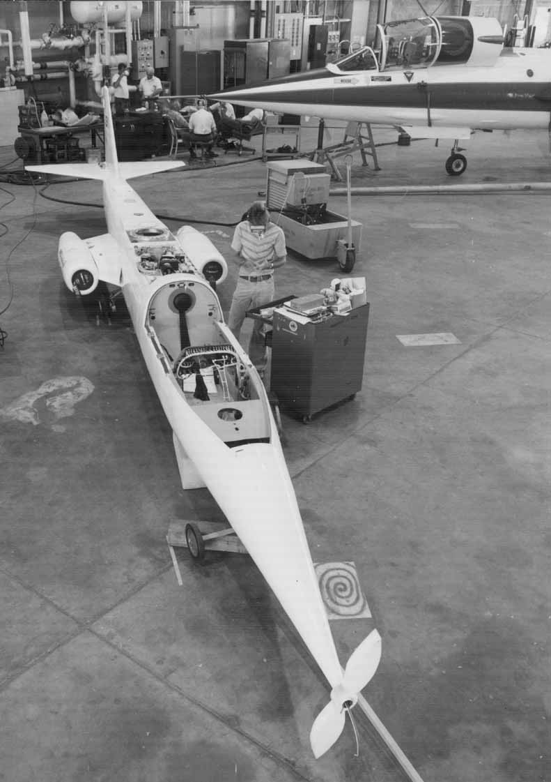 www.ninfinger.org/models/vault2009/NASA%20AD-1/6_22_79.jpg